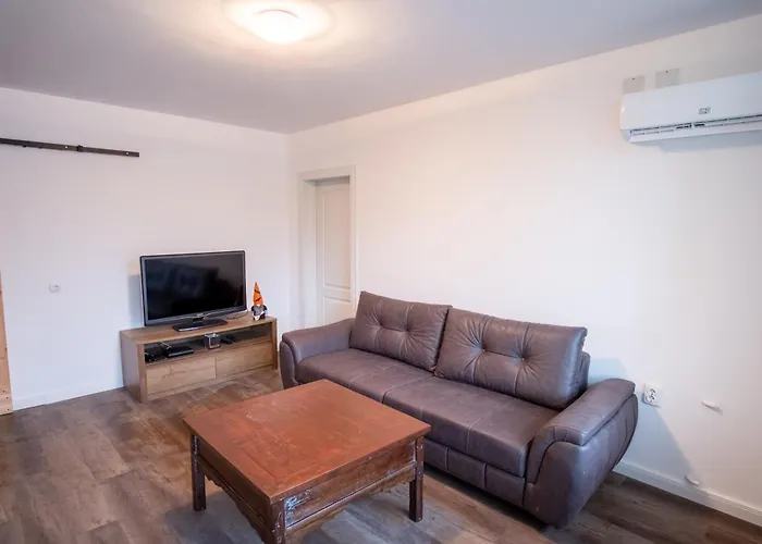 Guest Lom Апартамент